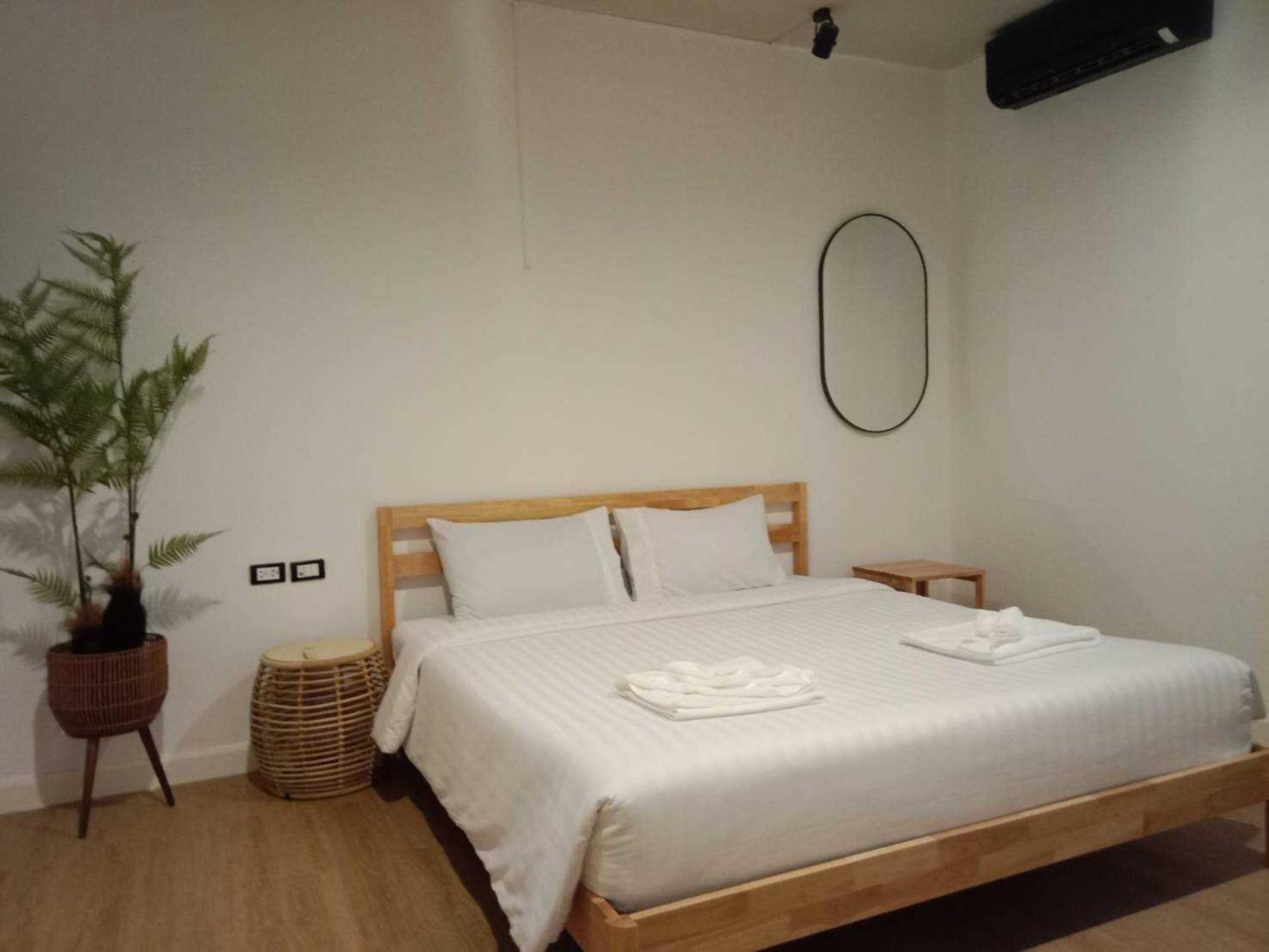 Hotel Rq Phuket By Collection O Patong
