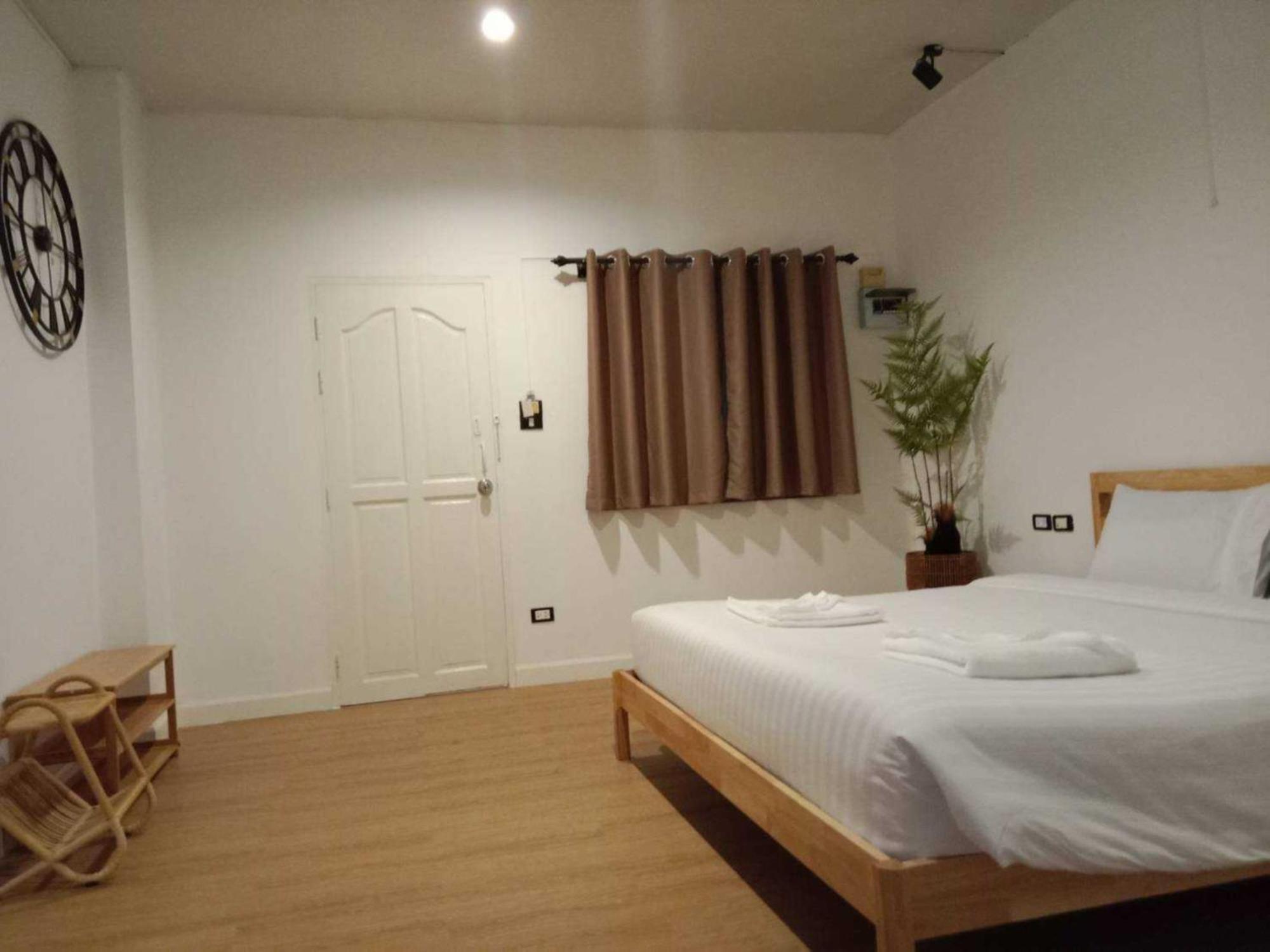 Hotel Rq Phuket By Collection O Patong